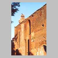 111-1166 Das Gemaeuer der Wehlauer Kirche im Sommer 2002.jpg